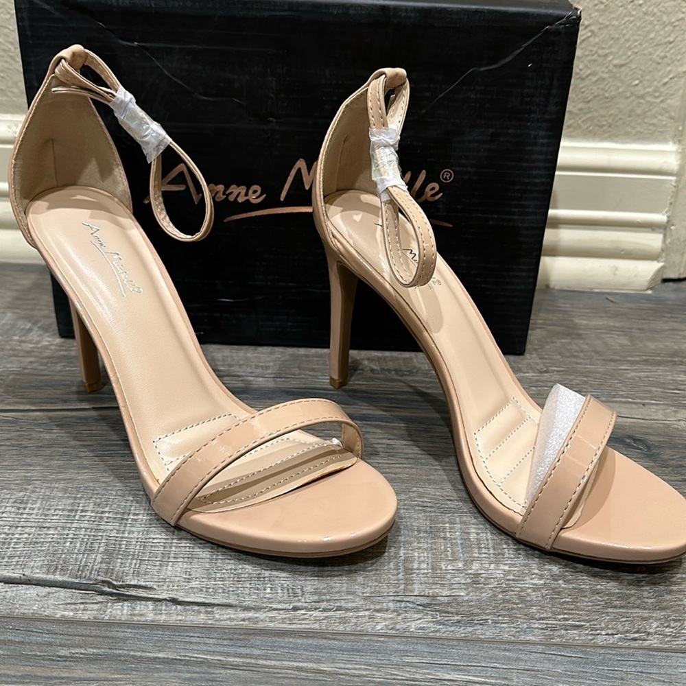 Nwt Anne Michelle tan heeled sandal with ankle strap.  Cushioned. Size 9